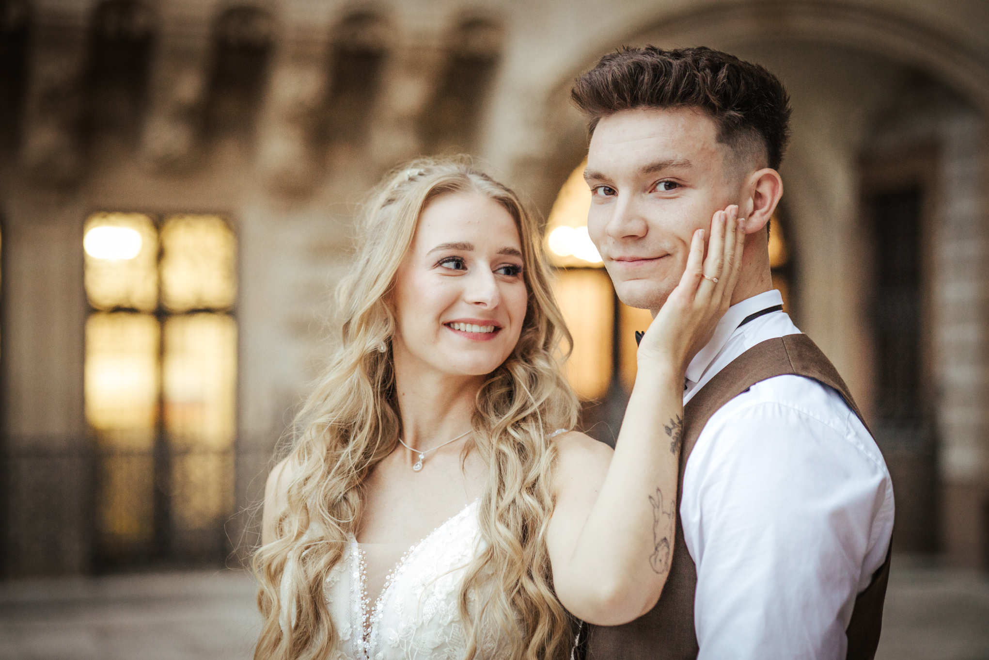 Uśmiechnięci Patrycja i Bartek w Zamku Moszna 2025